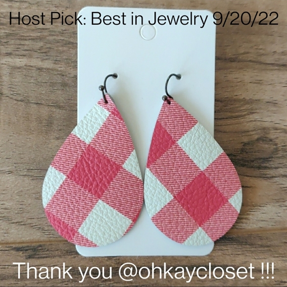 🎉3X HP🎉 NWT White and Red Buffalo Plaid Leather Drop Earrings - Picture 1 of 3